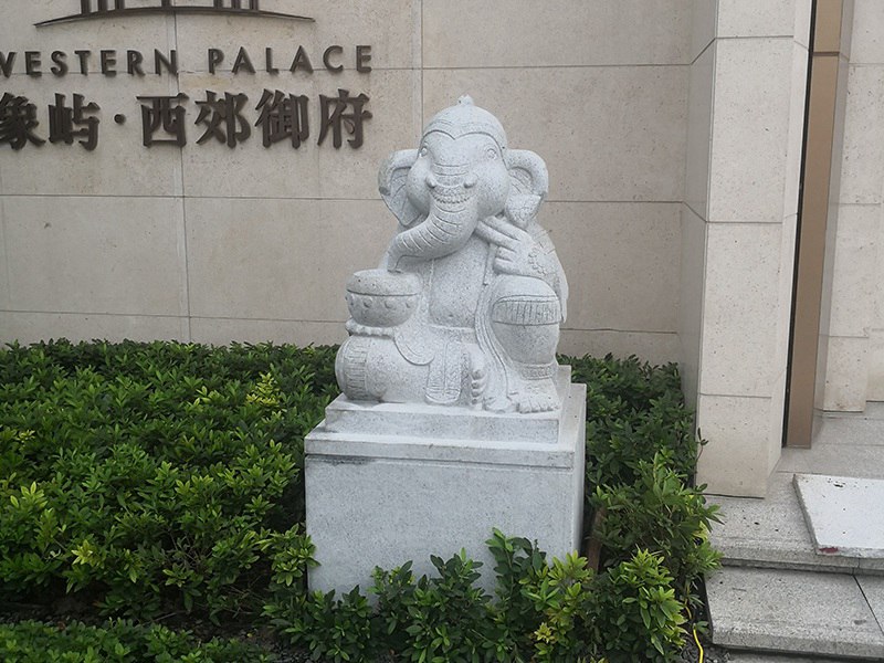 小区石大象雕塑