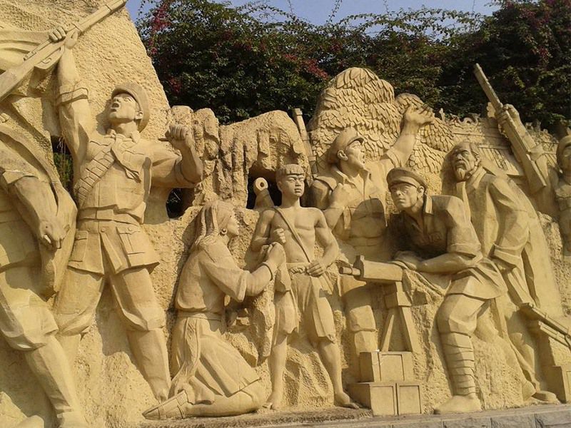 农民起义石雕像